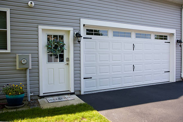 24/7 Emergency Garage Door Installation experts in Silver Lakes, CA